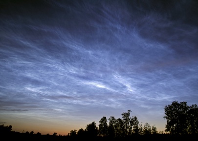 Noctilucent clouds as captured over Sweden (click to enlarge) – Credit: P-M Hedén